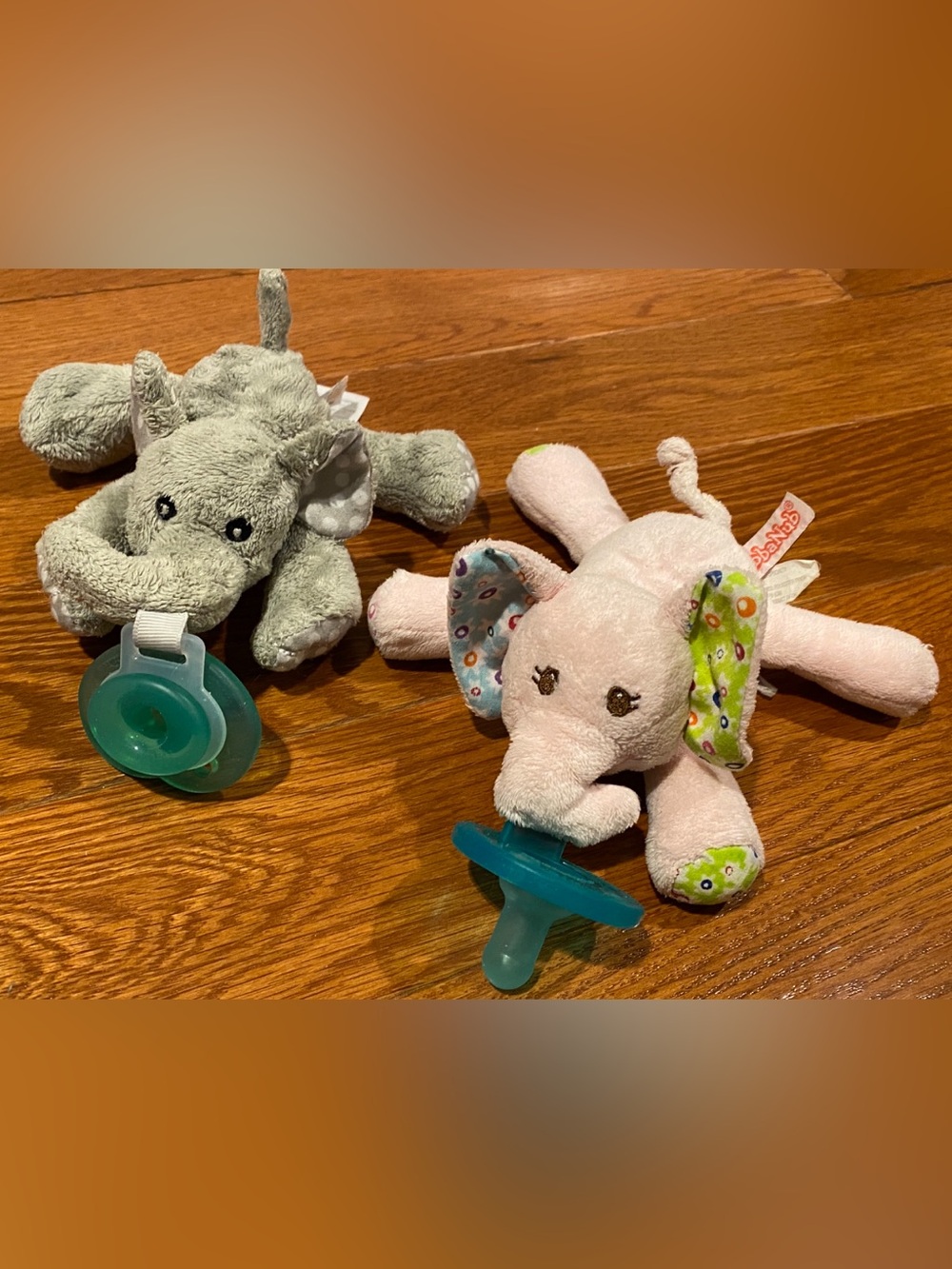 Lot of Pacifiers - Wubbanub, Bella Tunno, Phillips